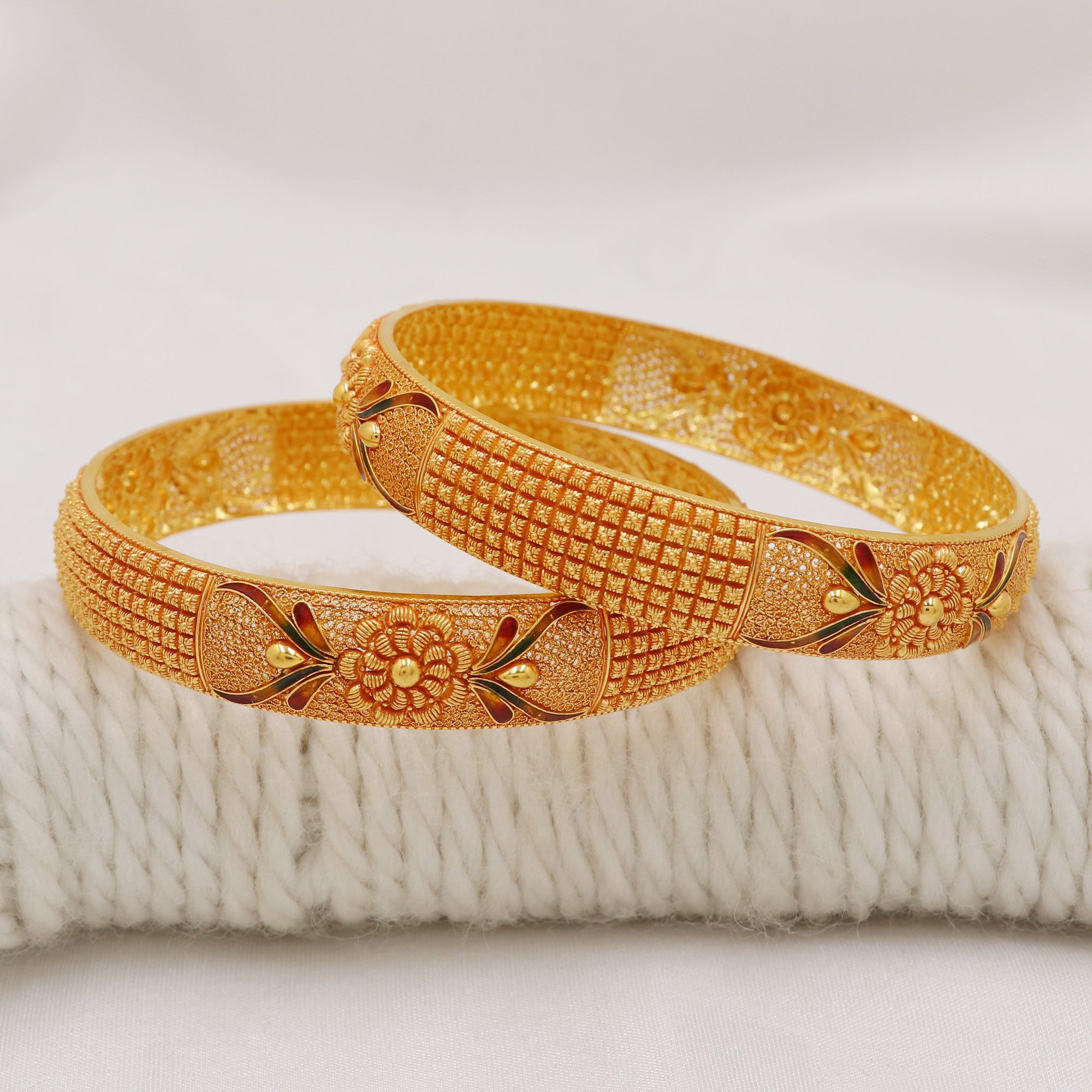 Well Crafted Handmade 22k Gold Cuff Bangle, Fine Designed