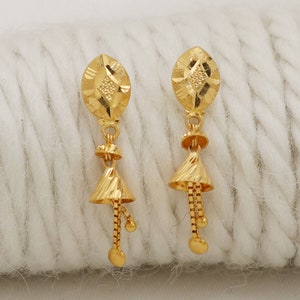 22 kt geelgouden oorstekers voor je dagelijkse mode, handgemaakte sieraden als cadeau, Indiaas goud 22 kt juwelen