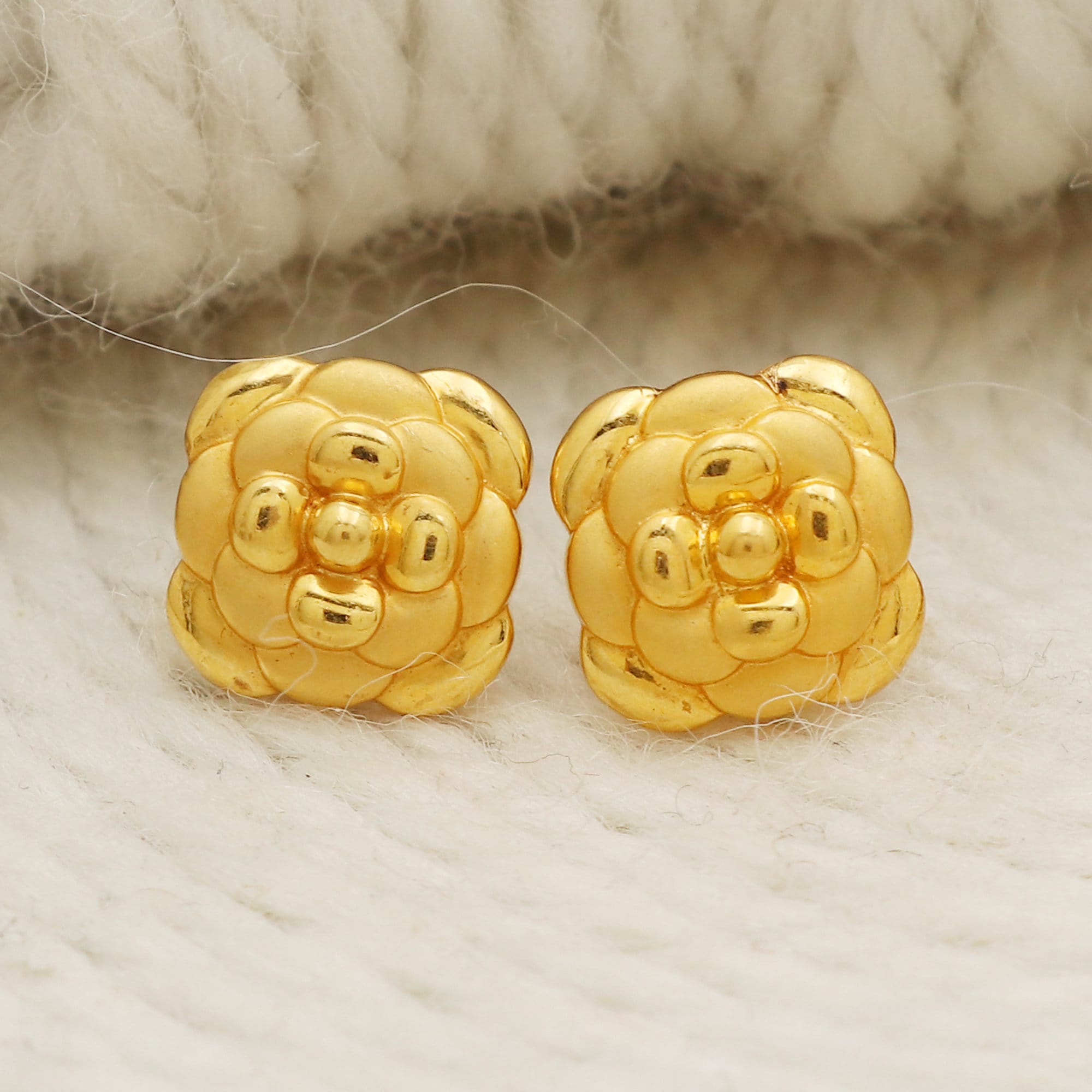 22Kイエローゴールドダングルスタッドピアス、ハンドメイドジュエリー