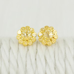 18k geelgouden designer kleine kleine oorstekers, handgemaakte 18k sieraden, OS3859