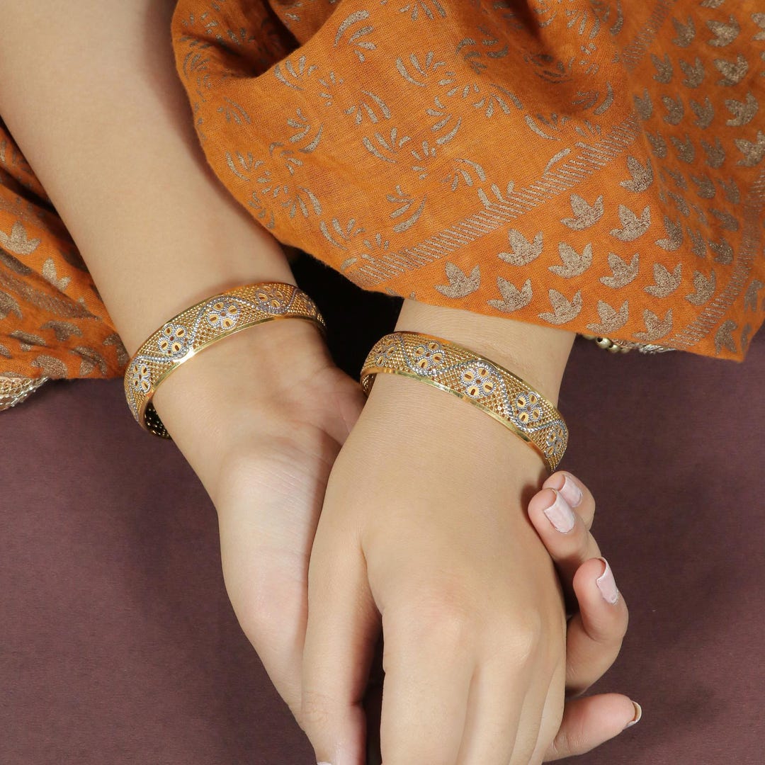 22k Yellow Gold Bangle Bracelet, Indian Handcrafted Women Jewelry