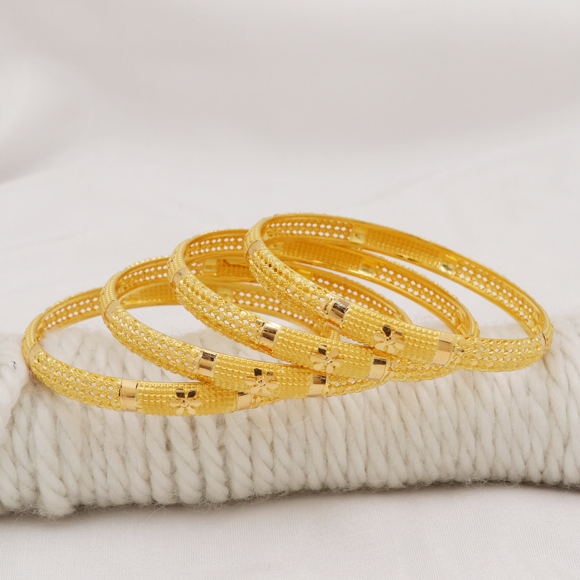 Fine Workmanship 22K Gold Floral Texture Bangles Cuff Bangle