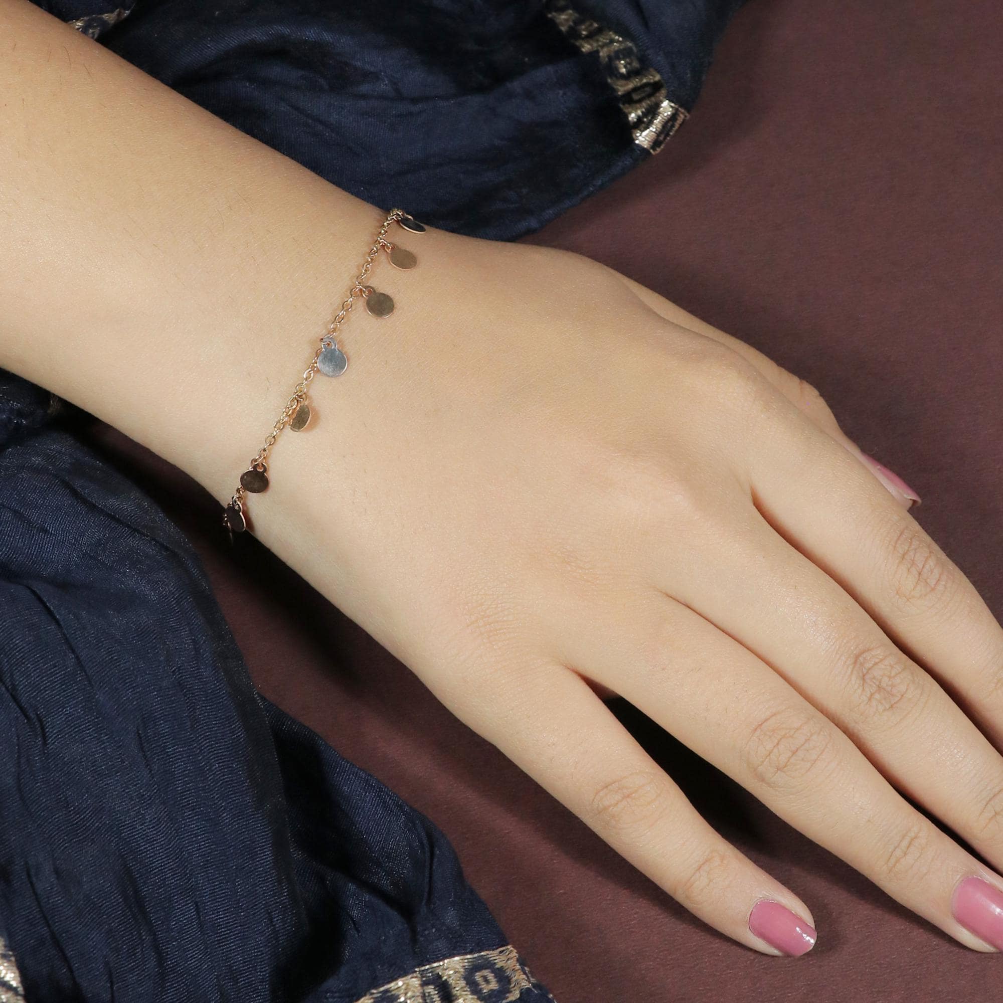 Beautifully Designed 18k Fine Rose Gold Round Charms Bracelet, 18k
