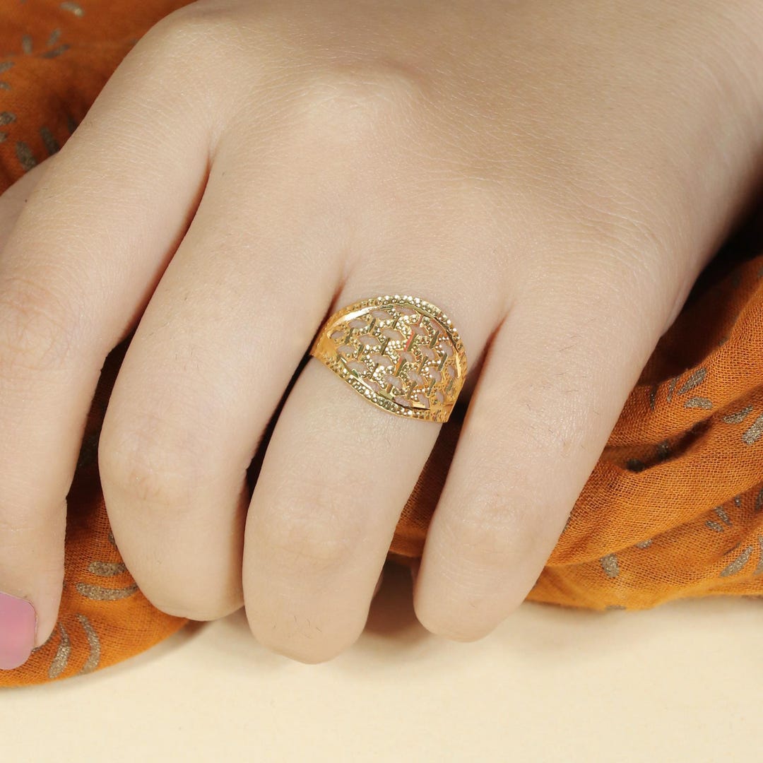 22k Yellow Gold Handmade Ring, Indian Jewelry, Size 7.75, OOS3285