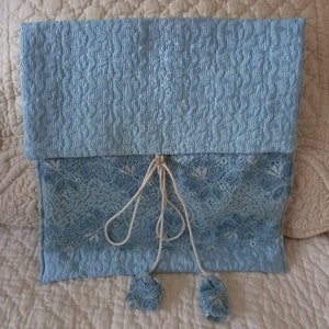 Pochette bleue et dentelle image 1