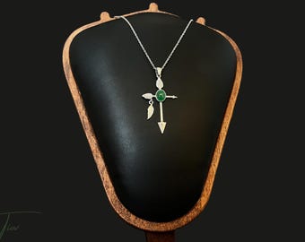 Colar banhado a ouro branco edição limitada colar de cruz com flecha zircônia verde