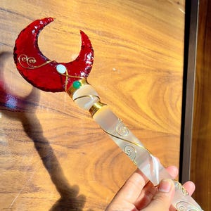 Varita de cristal de selenita y cornalina roja - Curación artesanal envuelta en alambre
