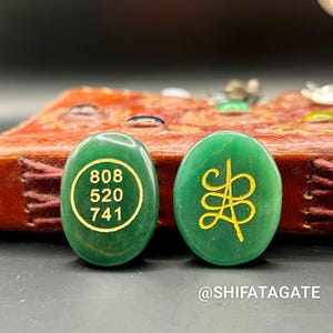 Green Aventurine Money Stone Coin – Zibu Symbol | Wealth, Luck, Abundance, & Success
