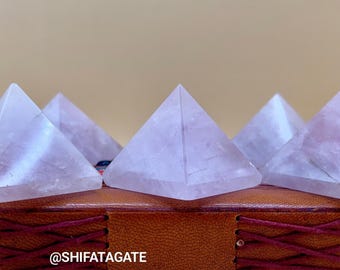 Rose Quartz Crystal Pyramid for Healing, Meditation & Energy Balancing – Natural Gemstone Home Decor Gift