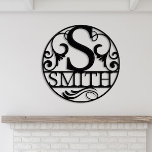 Monograma de sobrenome de metal personalizado, placa de letra personalizada, decoração de pergaminho de metal, decoração de casa de fazenda, placa de nome de família, presente de decoração de casa exclusivo, arte