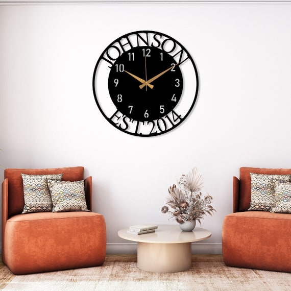 Nombre personalizado y EST Reloj de pared de metal grande Reloj silencioso para pared Reloj de apellido personalizado Regalo para el nuevo hogar Reloj de gran tamano Regalo familiar Etsy Espana