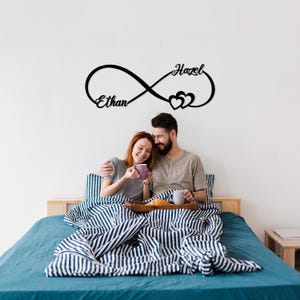Targa personalizzata con i nomi della coppia e il simbolo dell'infinito, regalo di San Valentino per la coppia, targa in metallo con la scritta "Amore", regalo di fidanzamento, regalo di anniversario, regalo per la festa di addio al nubilato/celibato.