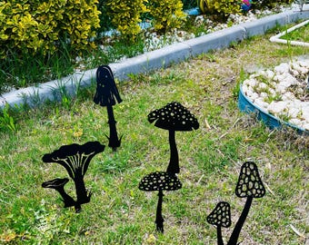 Mixed Outdoor Metal Mushroom Decorations, Sweet Mushroom Decors With Stakes, Garden Mushroom Gift, Rustic Steel Mushroom Accents, Lawn Gifts