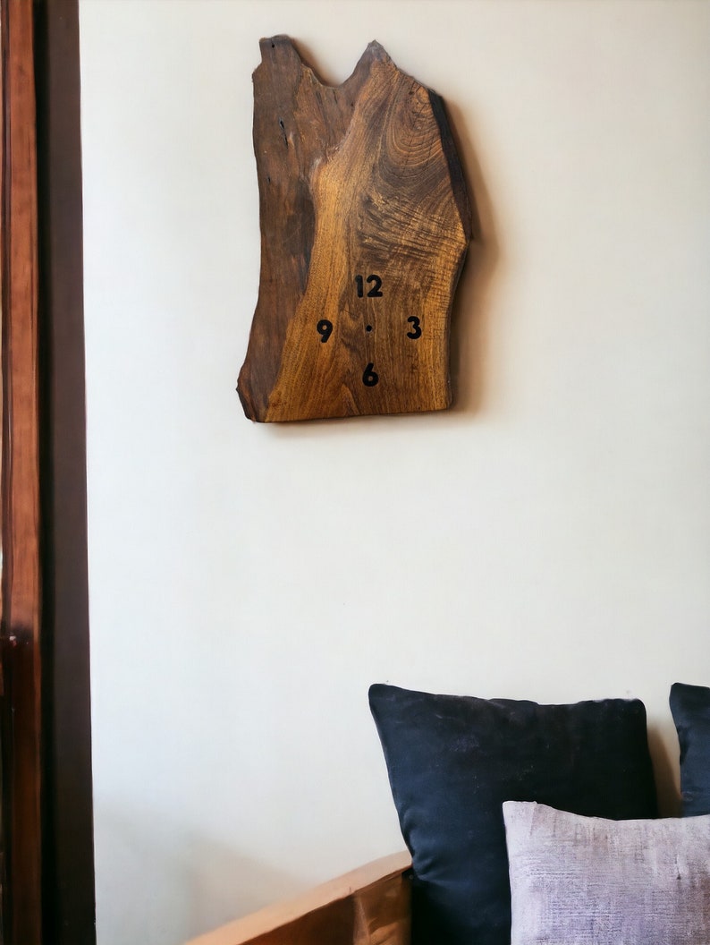 Reloj de pared de madera único, reloj de madera de nogal, inspo de decoración del hogar, kits de relojes de madera, idea de regalo, arte de pared, decoración del hogar de San Valentín, regalo hecho a mano WGC-006(63x36cm)