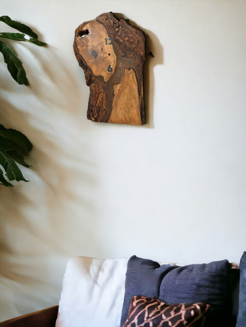 Reloj de pared de madera único, reloj de madera de nogal, inspo de decoración del hogar, kits de relojes de madera, idea de regalo, arte de pared, decoración del hogar de San Valentín, regalo hecho a mano WGC-004(55x35cm)