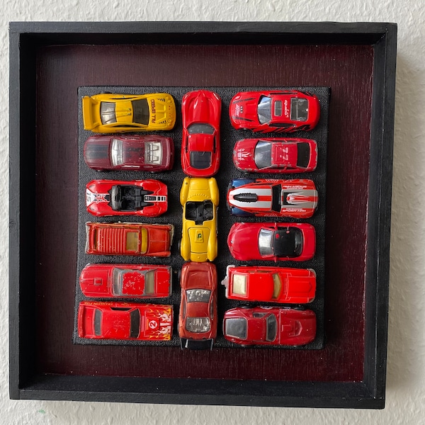 Cadeau voor mannen, Dinky Toy Collage, Wall art, Recycle Art, mixed media, speelgoedauto, vaderdag, man cave, automobili, auto da corsa, festa del papà