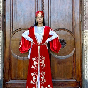 Armenian traditional taraz