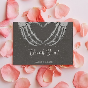 Modèle de carte de remerciement, mains de coeur squelette merci, carte de remerciement jusqu'à la mort, gothique, hipster, merci d'Halloween, modifiable dans Canva.
