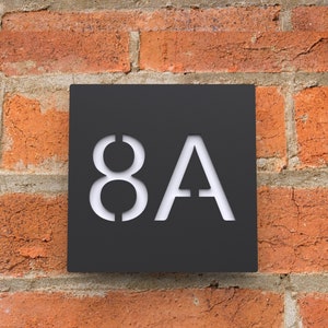 Signo de número de casa flotante moderno, números de casa de acrílico negro mate personalizados, placa de números de dirección de casa a medida Diseño hueco imagen 4