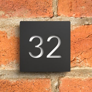 Signo de número de casa flotante moderno, números de casa de acrílico negro mate personalizados, placa de números de dirección de casa a medida Diseño hueco imagen 3