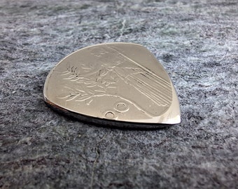 Guitar plectrum made with 100 Italian lire with gift box