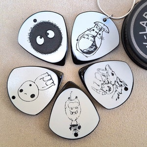 Manga guitar picks set of 5 with packaging and chain image 1