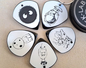 Manga guitar picks set of 5 with packaging and chain