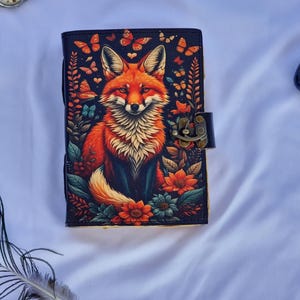 Majestic Wolf Leather Journal: Handcrafted Grimoire with Clasp