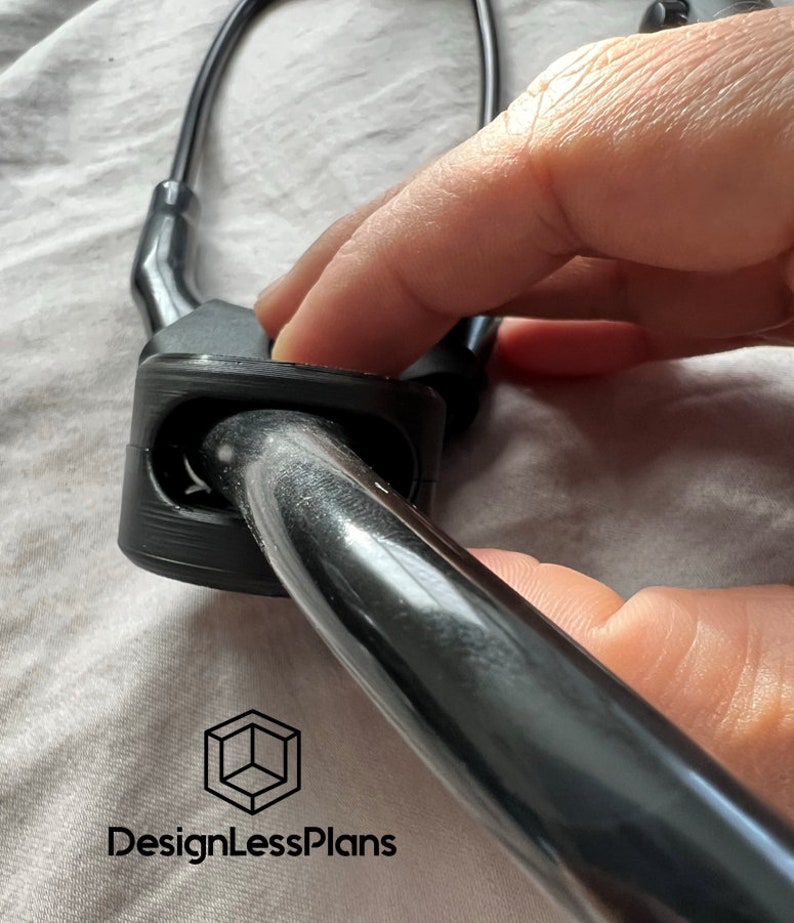 Stylish Stethoscope Airtag Holder for Littmann® CORE Digital Stethoscopes & EKO CORE 500. 3D-printed, secure fit without sound interference. Water/chemical resistant, lightweight, with engraved or high contrast lettering. Explore color options