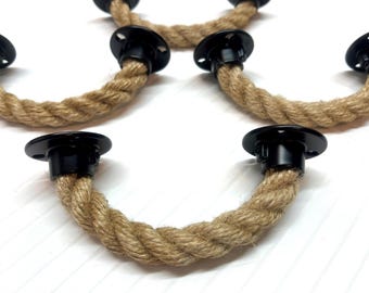 Maniglie per mobili..Maniglie per cassetti in corda..Accessori neri e corda di iuta..Maniglie per la cassettiera.