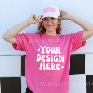 Crunchberry C1717 Retro Tee shirt Mockup, Pink Comfort Colors Gildan Mockup, Tshirt Model Crunchberry Lifestyle Mockup with XOXO Trucker Cap