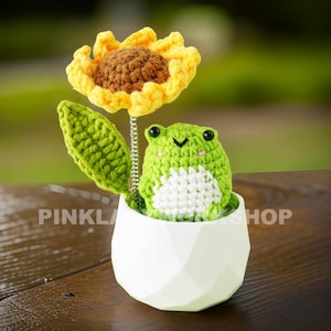 Crochet Frog and Bee Amigurumi: Sunflower Umbrella, Whimsical Decor