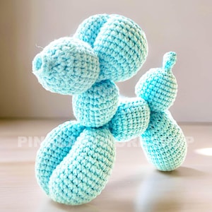 Perro globo de crochet hecho a mano: peluche, regalo para artistas