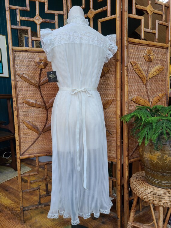 1930s Vintage Sheer White Nightgown - image 2