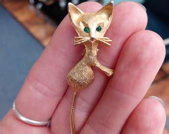 Vintage Gold Tone Cat Broach