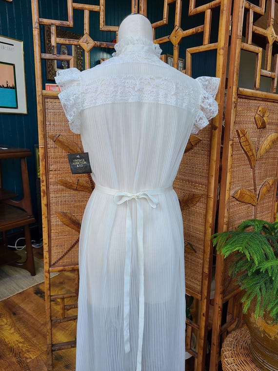1930s Vintage Sheer White Nightgown - image 4