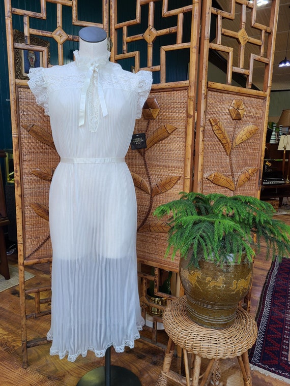 1930s Vintage Sheer White Nightgown - image 1