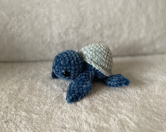 Handmade Crochet Mini Turtle, Ocean Animal Stuffed Toy, Gift for Special Occasion