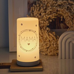 Tischlampe Mama / Muttertag / Geschenk zur Geburt / Geburtstag / Camping / Garten / LED Bild 1