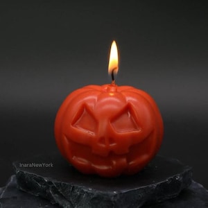 Pumpkin Angry  candle | Halloween décor | fall candle | sculptural candle | housewarming | handmade | pumpkin shaped candle