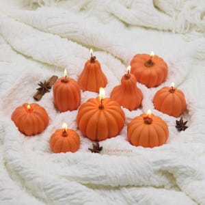 pumpkin candle| fall décor | fall candle | sculptural candle | housewarming | handmade candle | pumpkin shaped candle| fall decor