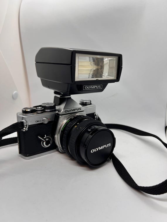 Olympus OM-2N With Flash, Winder, and Batteries - Etsy Israel