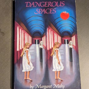 DANGEROUS SPACES di Margaret Mahy 1993 Brossura (Trumpet Club) Raro libro vintage di thriller per bambini con storie di case infestate