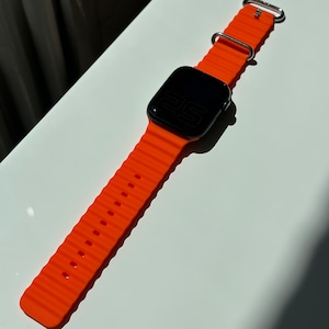 New Ocean Loop Armband Silikon iWatch Band Armand für Apple Watch Series 9, 8, 7, 6, 5, SE, Ultra 49mm, 45mm, 44mm, 42mm, 41mm, 40mm, 38mm Vibrant Orange