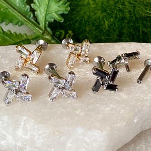 1pc CZ Gem Pinwheel Swirl 16g Internally Threaded Labret Stud Cartilage Ring