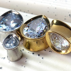 PAIR Teardrop CZ Gem Double Flare Plugs Tunnels Surgical Steel Tear Drop Gauges