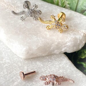 1pc CZ Paved Lizard 16g Labret Internally Threaded Steel Monroe Tragus Helix