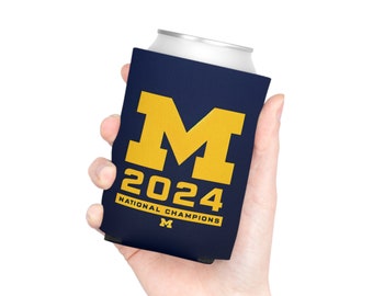 Michigan Champions Koozie, Champions des séries éliminatoires de football universitaire 2024 Université du Michigan Can Cooler, Michigan Wolverine Coozie Cadeau pour lui