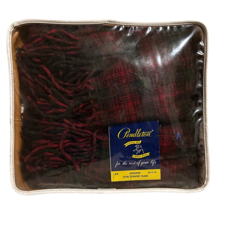 Manta vintage de lana a cuadros Pendleton Highland n.° 8, color rojo con flecos y bolsa imagen 1