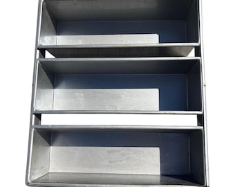 GUC Chicago Metallic 461-3 Commercial 3-Strap Loaf Pans 13x4x4" Deep